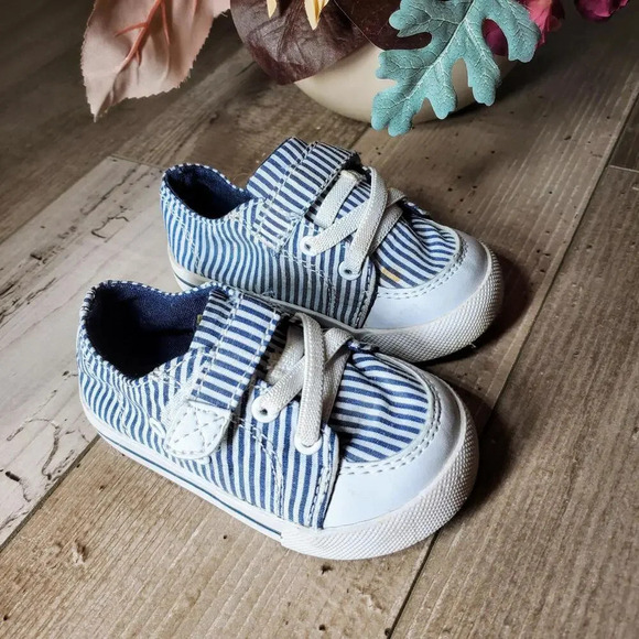 Circo Size 5 Baby Shoes Blue and White Striped Velcro Closure Non-Marking GUC - Picture 7 of 13